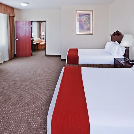 Holiday Inn Express Hotel & Suites Woodward Hwy 270 By Ihg Eksteriør billede