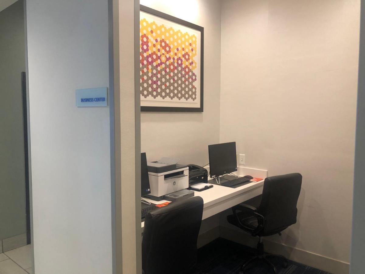 Holiday Inn Express Hotel & Suites Woodward Hwy 270 By Ihg Eksteriør billede