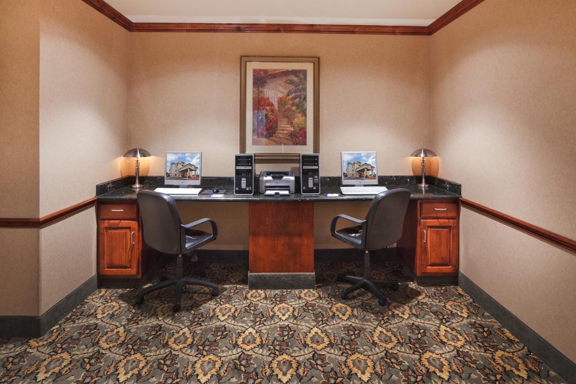 Holiday Inn Express Hotel & Suites Woodward Hwy 270 By Ihg Eksteriør billede